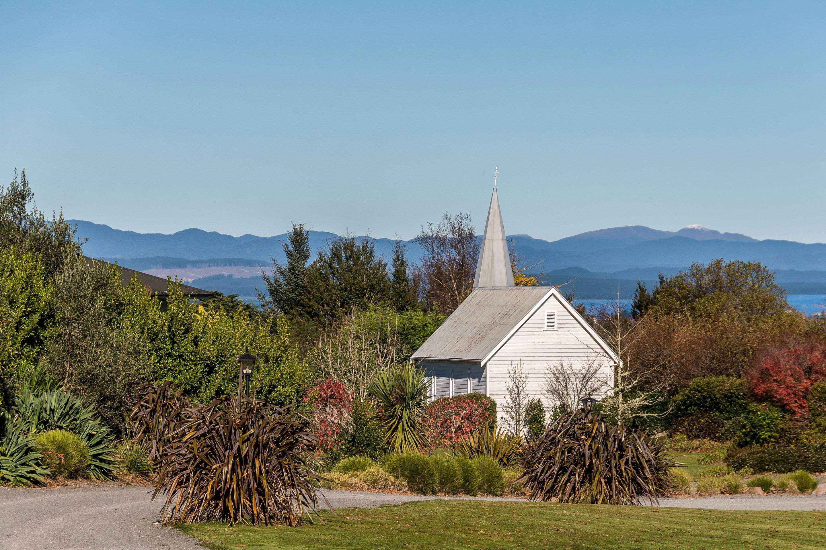 Huka Falls Resort Taupo Exteriér fotografie The church in 2014