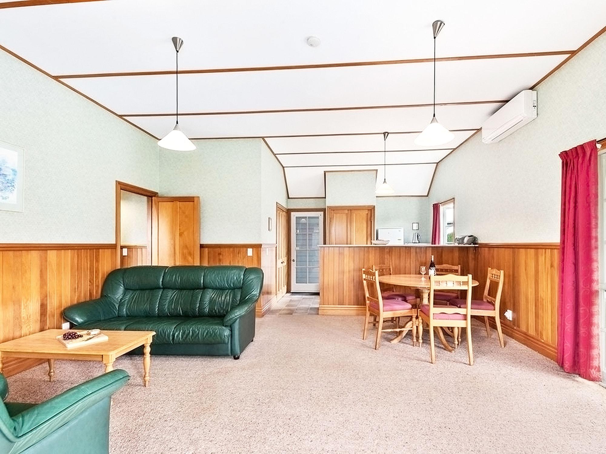 Huka Falls Resort Taupo Exteriér fotografie The interior of the station building