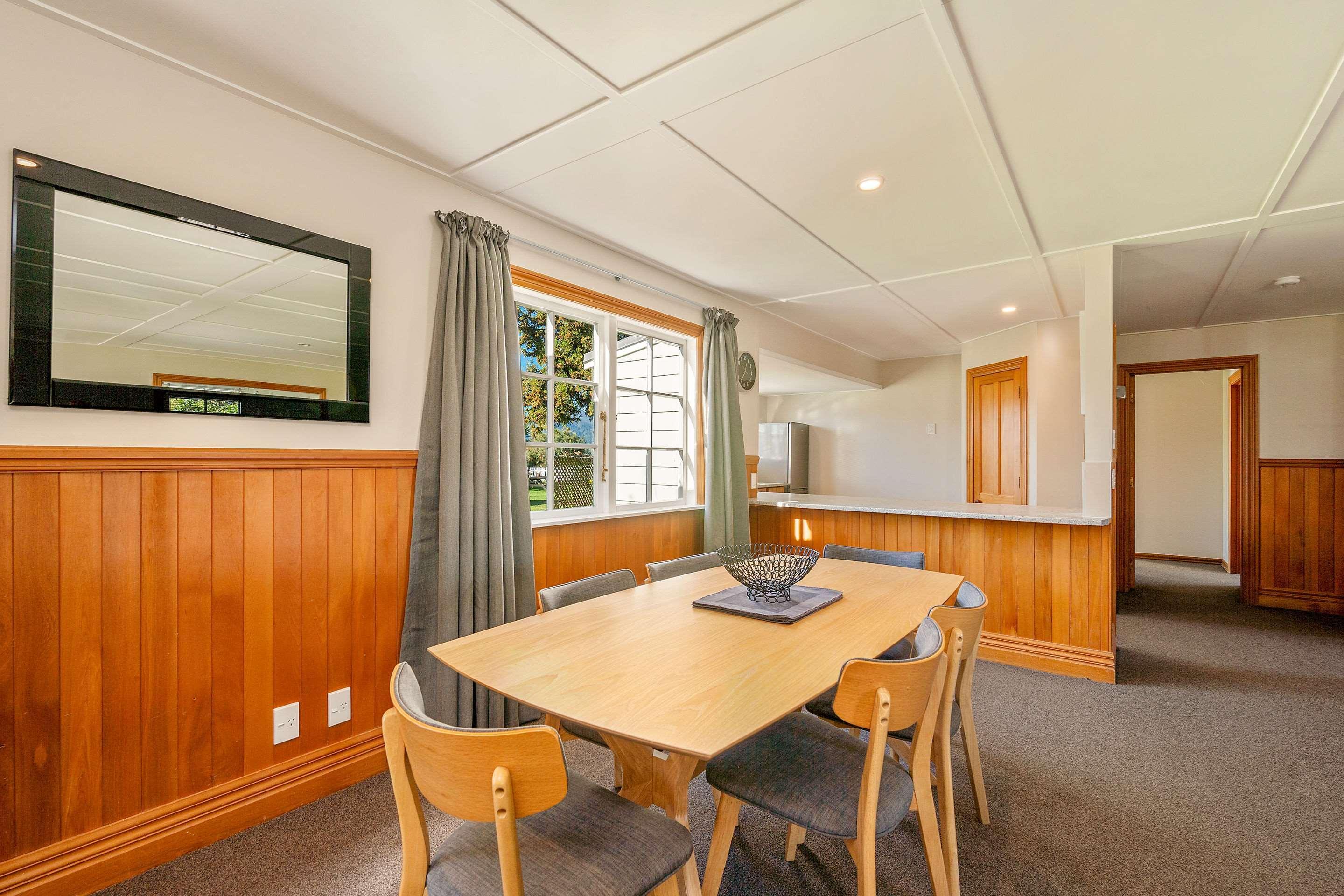 Huka Falls Resort Taupo Exteriér fotografie The dining room at the lodge
