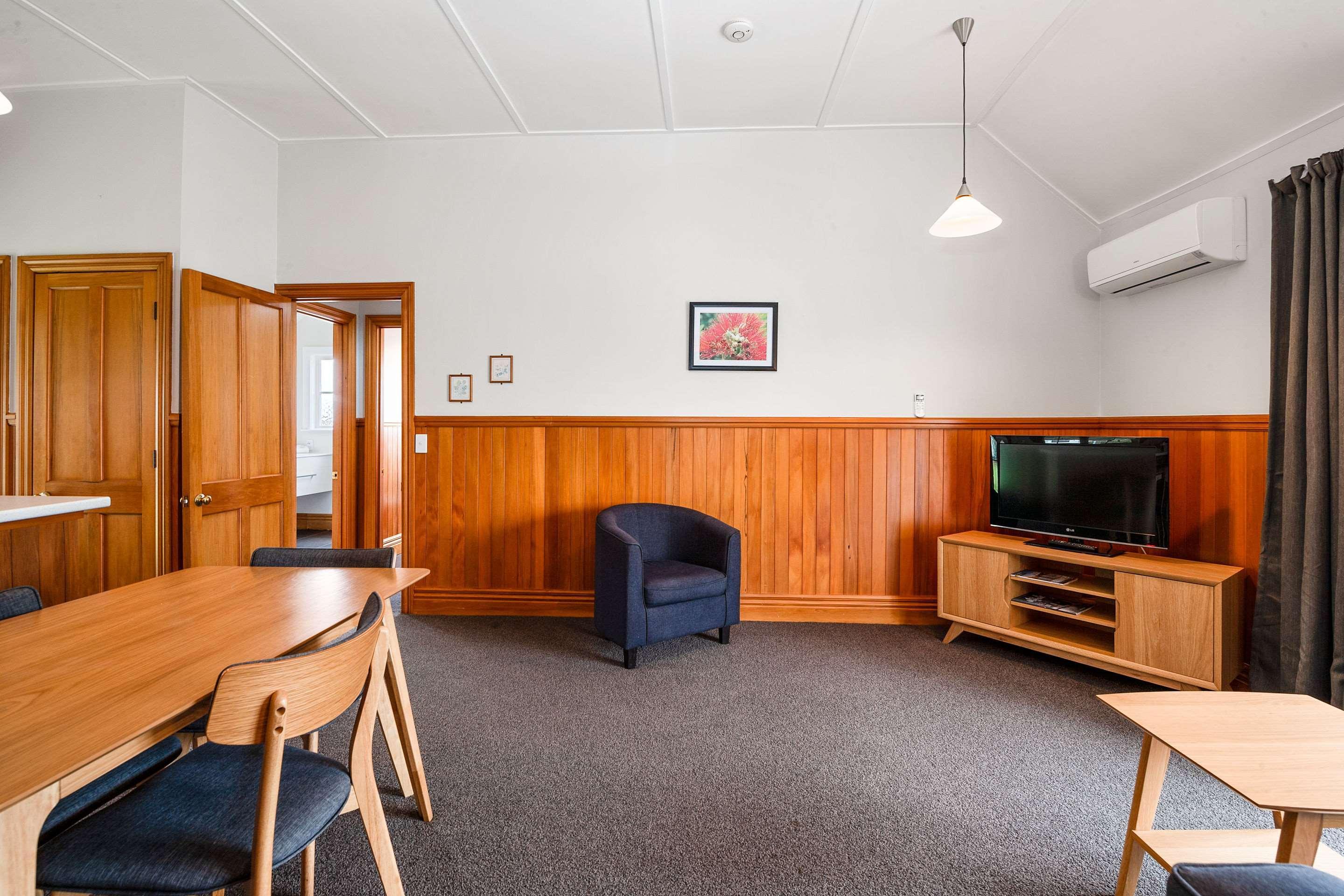 Huka Falls Resort Taupo Exteriér fotografie A common room at the University of Otago
