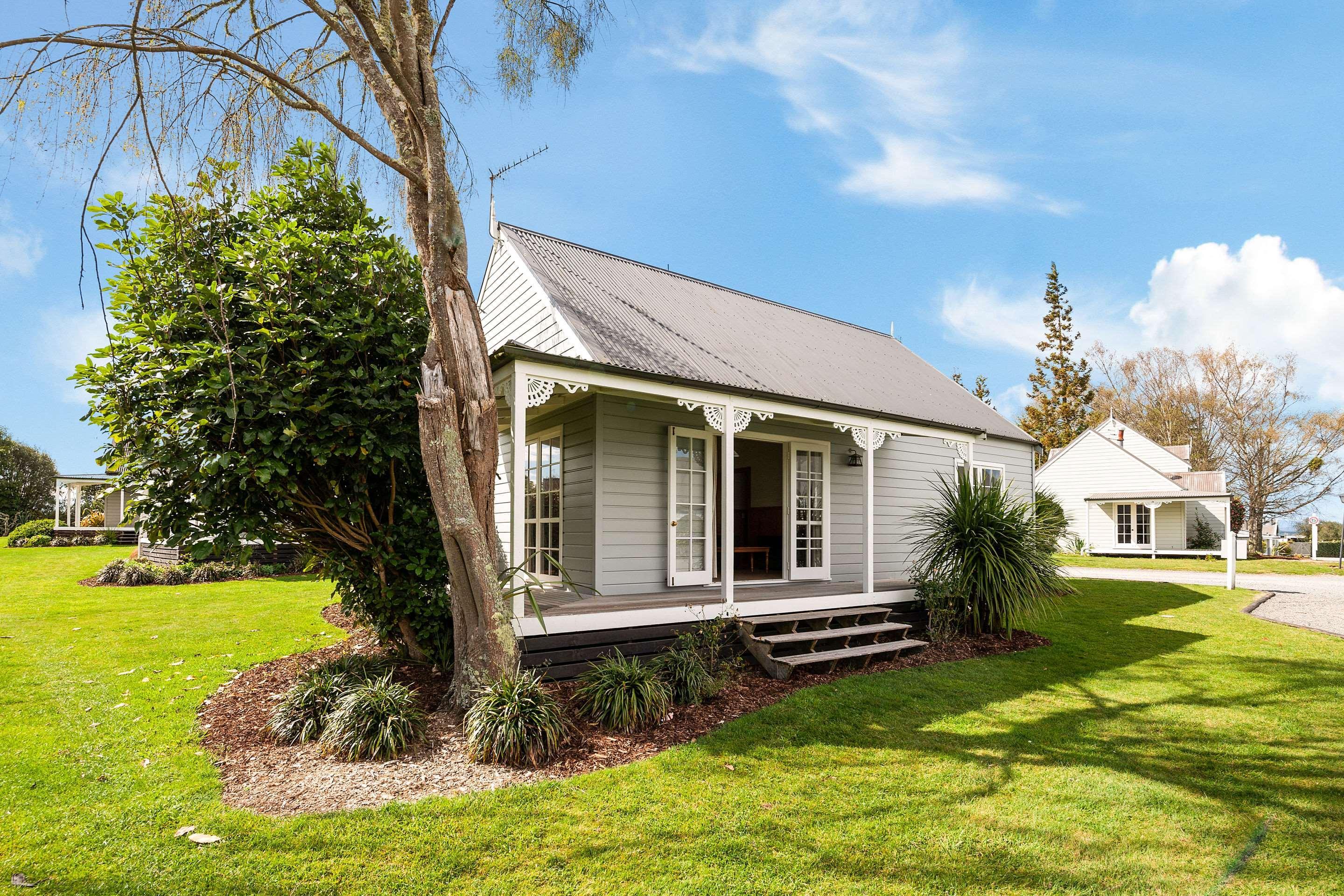 Huka Falls Resort Taupo Exteriér fotografie The first house in Ashburton, built in 1858