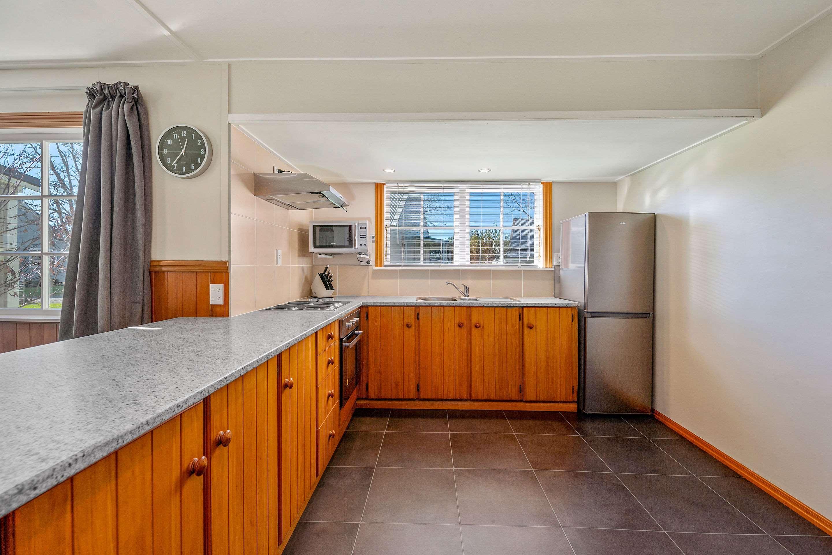 Huka Falls Resort Taupo Exteriér fotografie The kitchen at the station