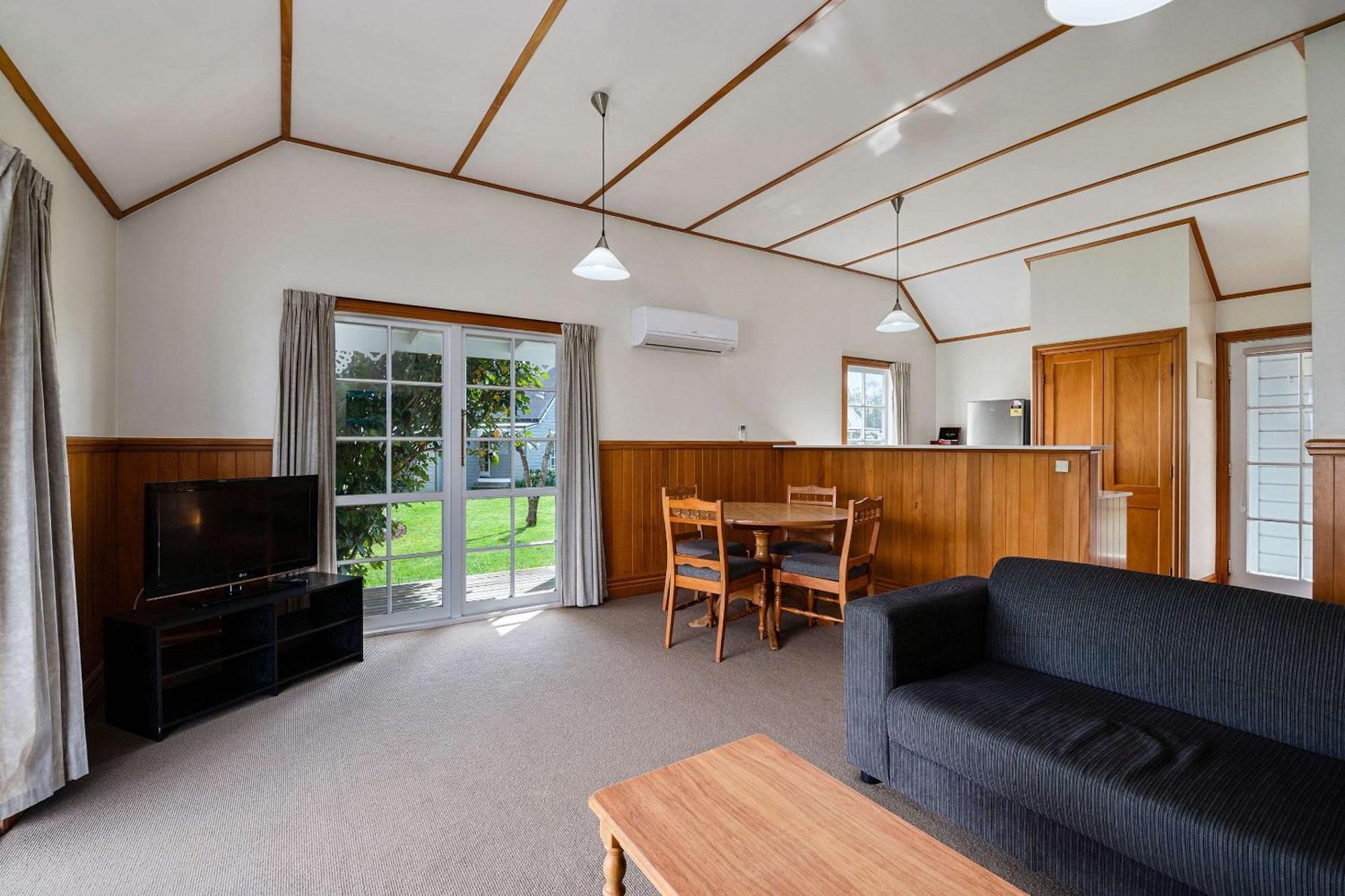 Huka Falls Resort Taupo Exteriér fotografie A typical two bedroom apartment