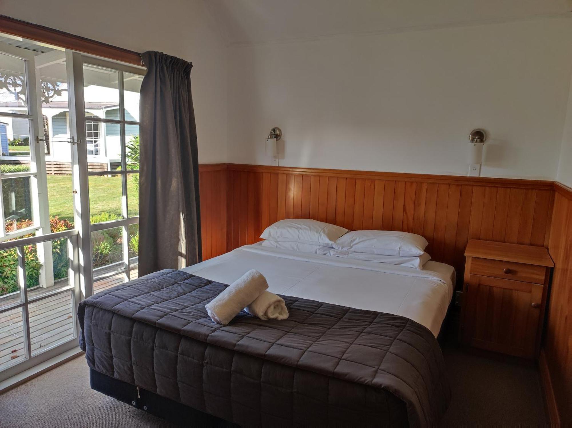 Huka Falls Resort Taupo Exteriér fotografie A bedroom in a motel